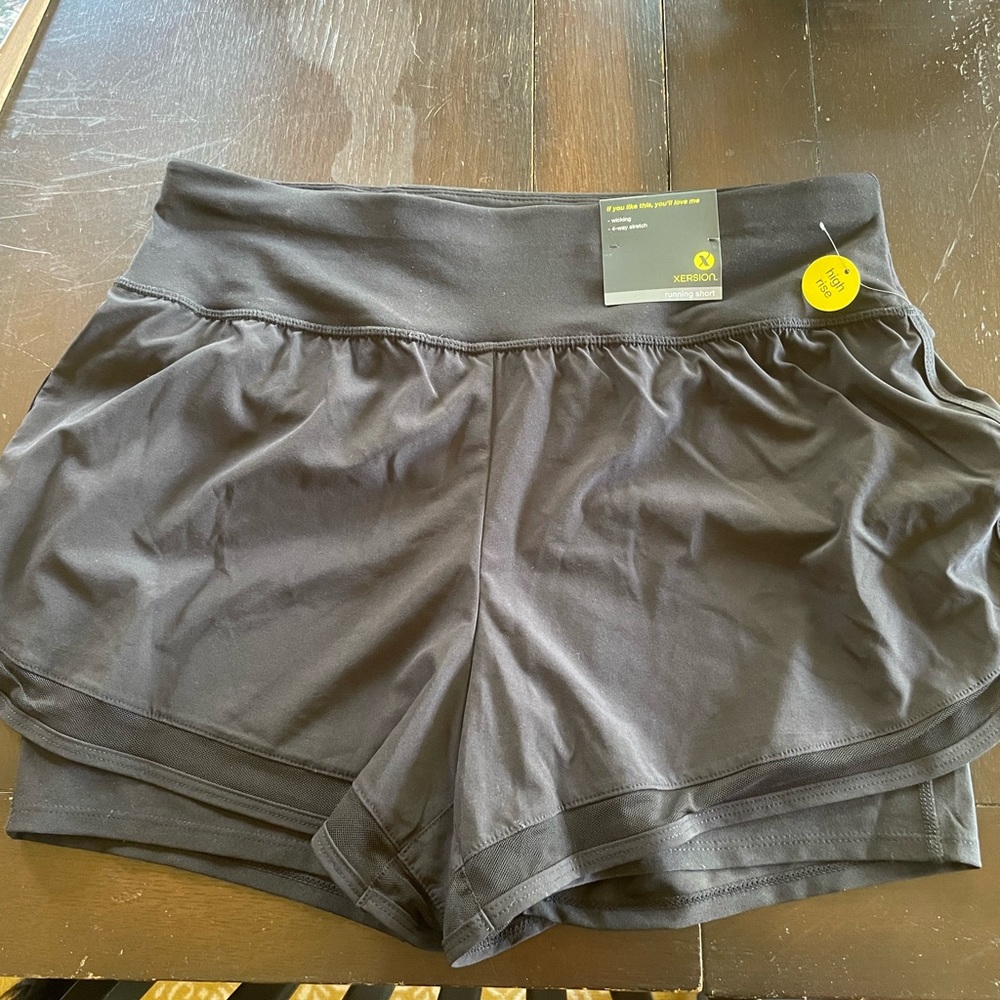 Xersion black high rise shorts